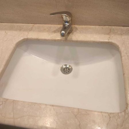 Spot On Sri Krish Hotel Веллуру Экстерьер фото