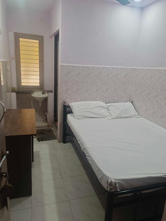 Spot On Sri Krish Hotel Веллуру Экстерьер фото